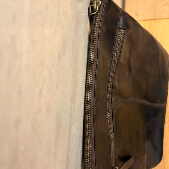 LUXEORIA
Genuine Leather Crossbody Sling Bag Crossbody. - Picture 4 of 10